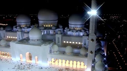 مسجد زايد.. ثالث أكبر المساجد في العالم وتحفة عاصمة الإمارات