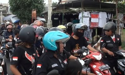 Takjil Gratis dari Komunitas ICS untuk Pebecak & Supeltas