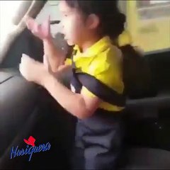 Mira está hija celosa con su papá.♥