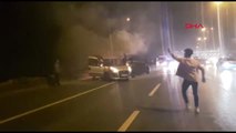 İstanbul-Bayrampaşa'da Yanan Otomobile Toma'yla Müdahale