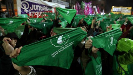 نساء الأرجنتين يتظاهرن لتشريع الإجهاض