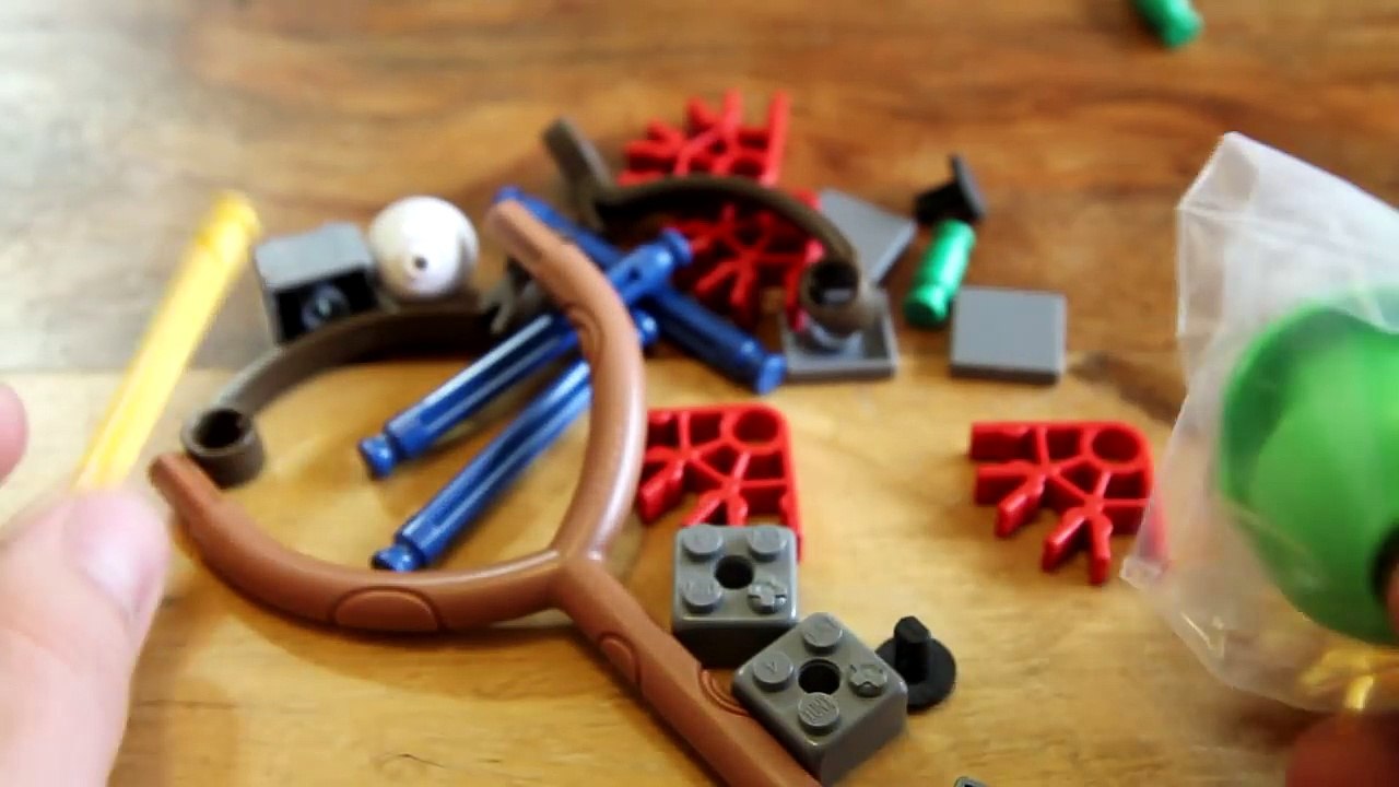 Just having Fun with Angry Birds Yellow Bird vs Medium Minion Pig Knex