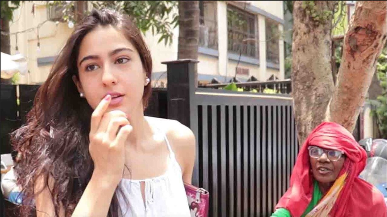Sara Ali Khan INSULTS begger who ask her for FOOD ! Watch Video । FilmiBeat
