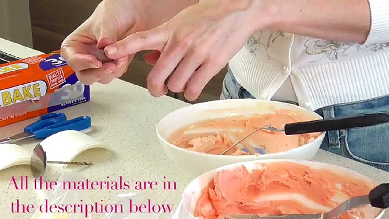 Buttercream Blossom Cake Decoration - CAKE STYLE