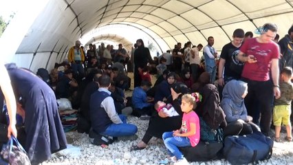 Suriyeliler'in vatan hasreti yaşlılık ve hastalık dinlemiyor