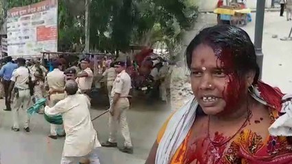 कटिहार: बाढ़ पीड़ितों को पुलिस ने दौड़ा-दौड़ा कर मारा, महिला का सिर फोड़ा