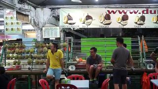 DURIAN: The King of Stink (Taste Test in Kuala Lumpur, Malaysia)
