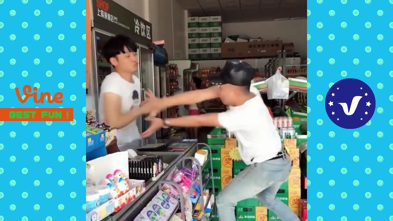 Funny Videos 2018 ● People doing stupid things P21
