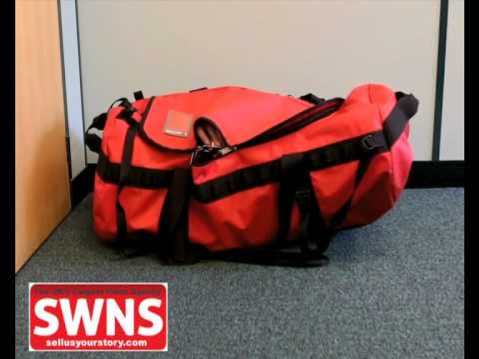 How MI6 spy could have locked himself in the bag video Dailymotion