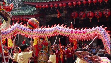 Man Lived With Dinosaurs - The Human Dinosaur History Revealed