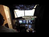 Man creates the cockpit of a Boeing 737-800  in his bedroom