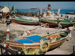 Britain's Biggest Collection Of Holiday Photos Have Been Discovered