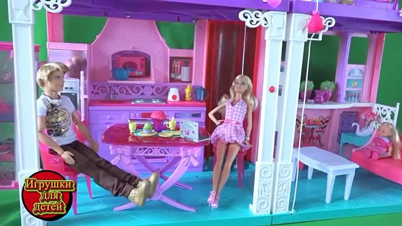 Видео с куклой Барби, Как Барби курицу готовила, Барби игрушечный дом мечты
