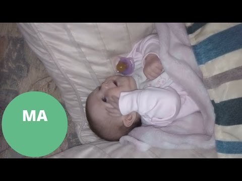 Baby Says 'Hello' At Just Six Weeks Old