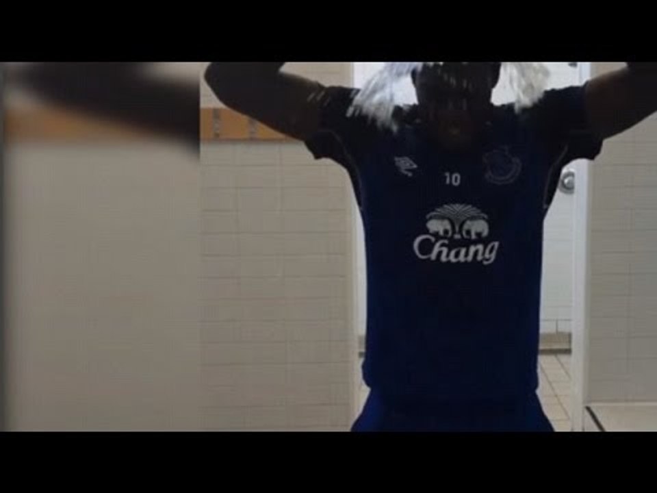 Romelu Lukaku Takes On The ALS 'Ice Bucket Challenge' !!