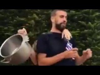 Gerard Pique & Shakira Take On The ALS 'Ice Bucket Challenge' !!