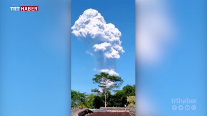 Endonezya'daki Merapi Yanardağı'nda patlama