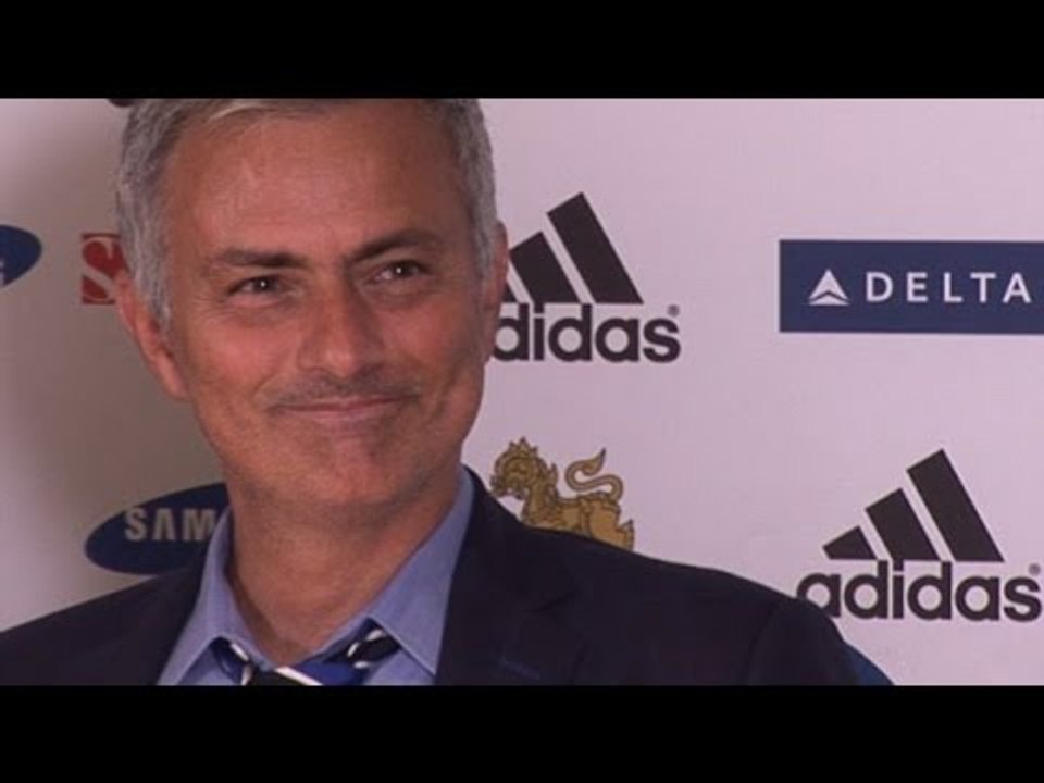 Jose Mourinho - Fernando Torres Is Going Nowhere. I Need Three Strikers