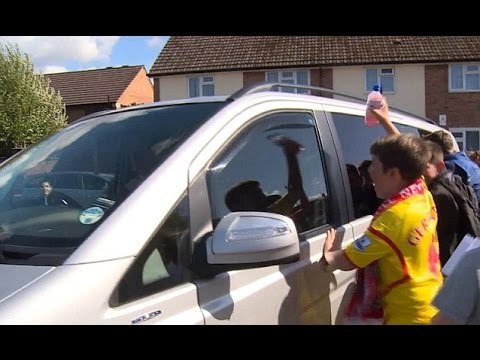 Liverpool Fans Go Wild As Mario Balotelli Arrives At Melwood For His Medical