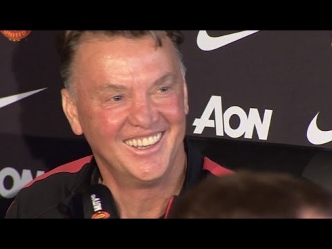 Louis van Gaal Has Journalists In Stitches After Mocking Them During Press Conference