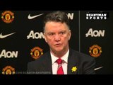 Manchester United - Louis van Gaal - Di Maria Knows Not To Touch The Referee