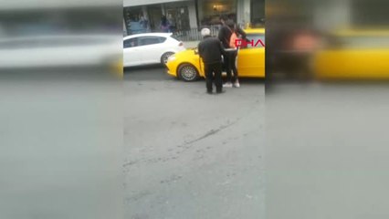 İstanbul- Polise Küfür Ederek Kaçan Taksiciye Adli İşlem Başlatılarak Para Cezası Kesildi