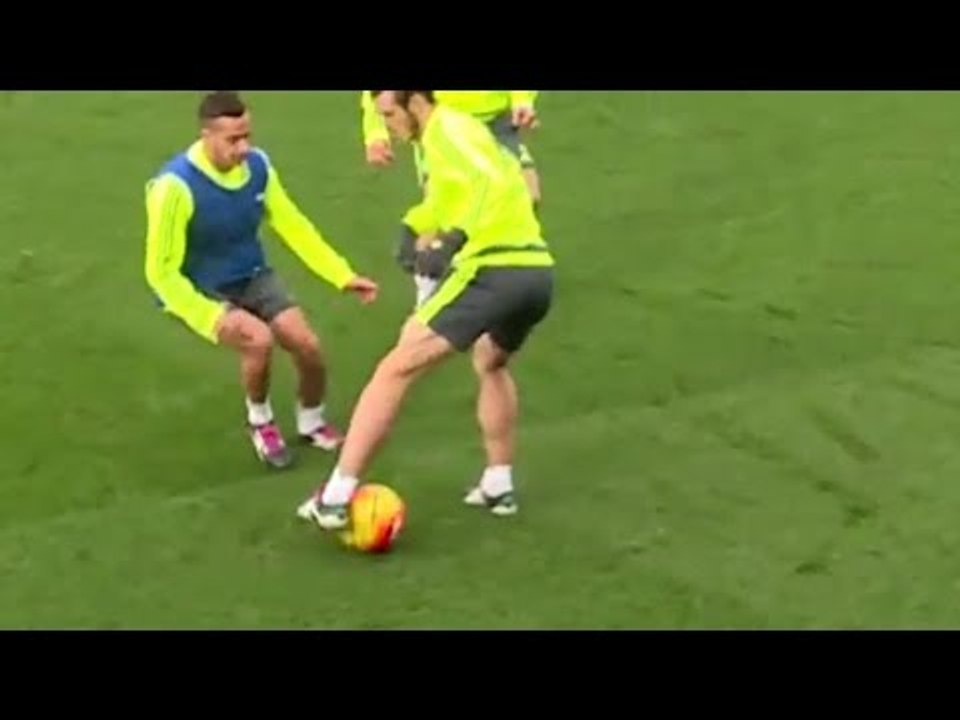 Gareth Bale & Isco Pull Off Amazing Back-Heel Passes During High-Tempo Possession Exercise