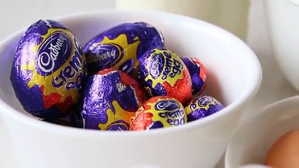 Creme Egg Cupcakes by The Scran Line!