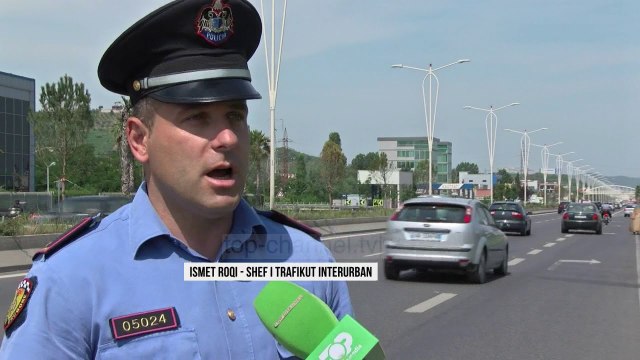 “Kalldrëmi” Tiranë-Durrës, trafiku rëndohet nga gropat - Top Channel Albania - News - Lajme