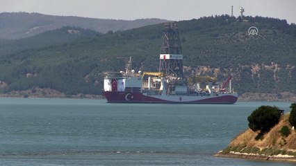 'Fatih' Çanakkale Boğazı'ndan geçti - ÇANAKKALE