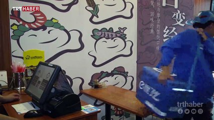 Çin’de drone’la yemek servisi