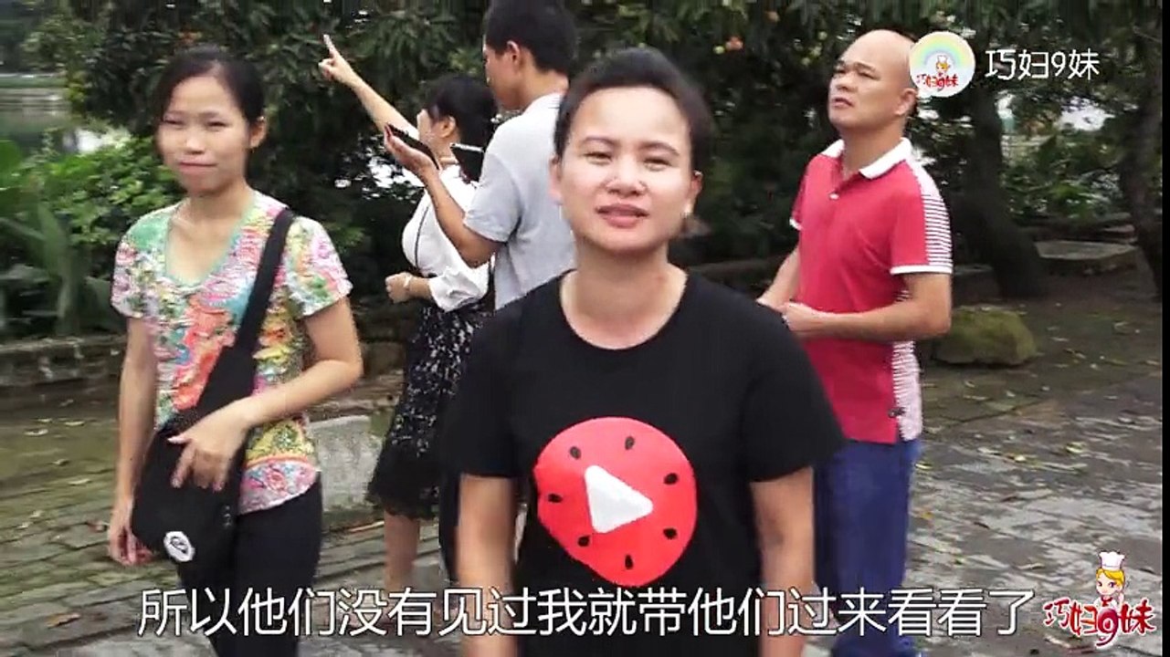 上百年的仙人掌，巧妇9妹站在下面都不及一半高，一群人长见识了