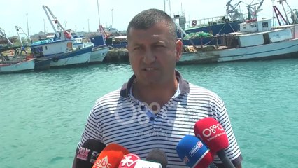 Ora News - Porti i ri i Durrësit nuk ka hapësirë, 30 peshkarexha kërkojnë vend për ankorim