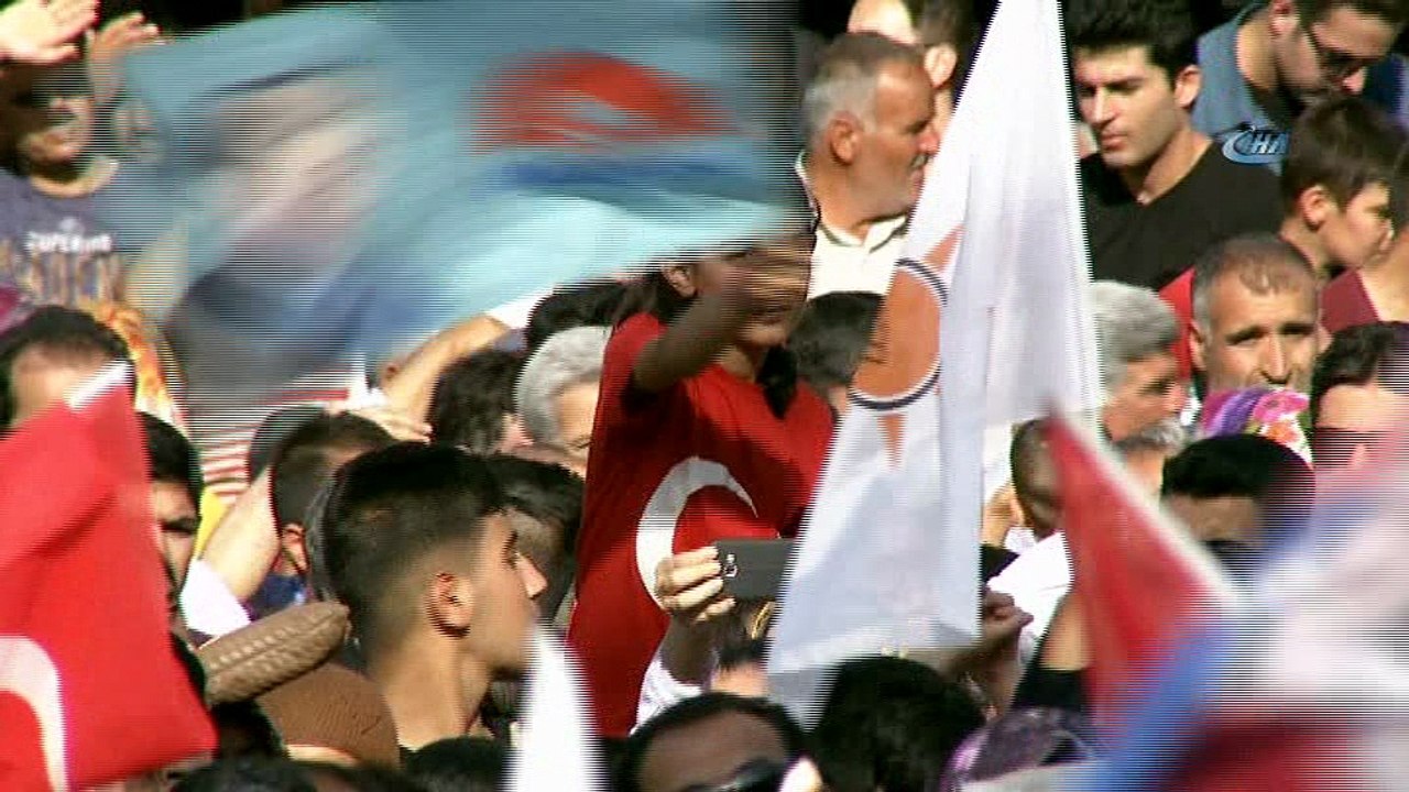 Cumhurbaşkanı Erdoğan:'Neymiş adaymış. Neymiş serbest bırakılması gerekiyormuş. Sen ne diyorsun ya? Neyi serbest bırakıyorsun. Bu ülkede hukuk var, yargı var'