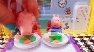 ❤ PEPPA PIG ❤ ATASCO CON LA COMIDA | Juguetes De Peppa Pig