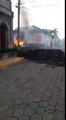 Interceptan a delegado del Minsa de Masaya y queman camioneta en que se movilizaba. Nos reportan que han rodeado su casa de habitación ubicada en Monimbó.#No