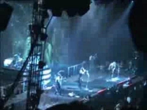 Korn - Got The Life (live à Bercy, Paris - 2002)