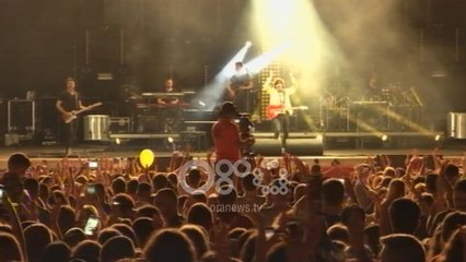 Ora News - Fillon performanca, Ermal Meta mbush sheshin "Skënderbej"