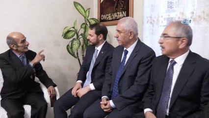 Bakan Albayrak Mardin’de Şehit ailesini ziyaret etti