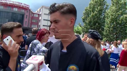 Дипломци од ДУТ реагираат за скапата униформа за манифестацијата