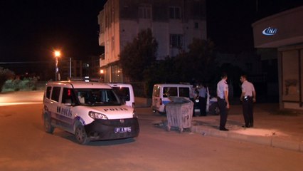 Kimliği belirsiz kişiler Ak Parti seçim pankartını yırttı