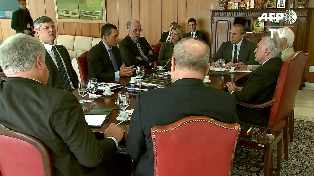 Ações da Petrobras derretem