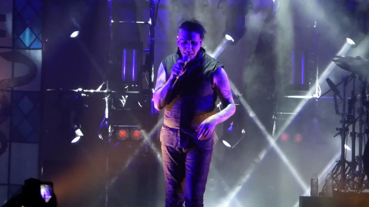 Marilyn Manson - Lunchbox [Little Kid Scared of Manson] [Live Camden, NJ 8/2/2015]