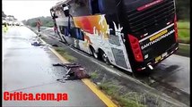 Un autobús de la ruta Panamá - Aguadulce se volcó en la vía Interamericana a la altura de Villa Carmen en Capira. Las 63 personas queiban a bordo resultaron ile