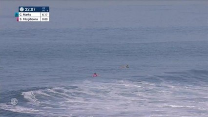 Adrénaline - Surf : Sally Fitzgibbons with an 8.4 Wave vs. C.Marks