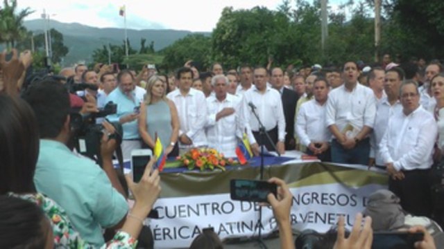 Congresistas latinoamericanos presionan para un retorno de la democracia en Venezuela