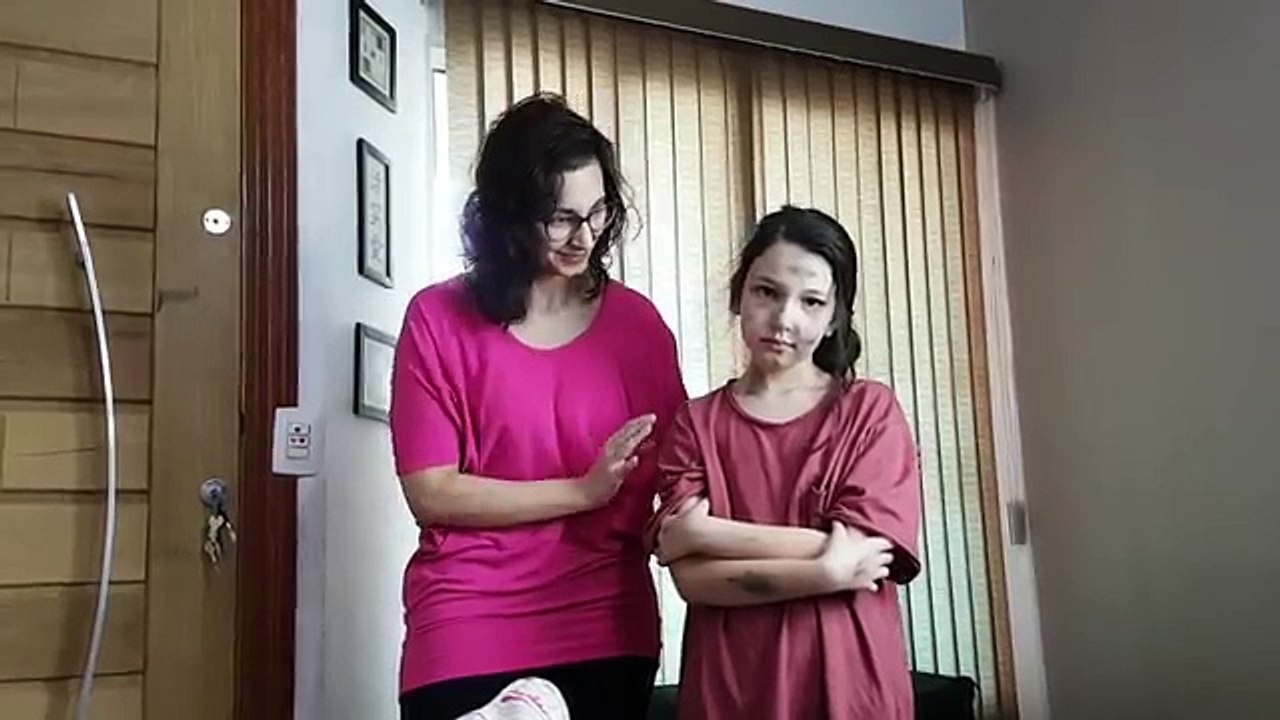 A MENINA ABANDONADA - CONHECENDO A CASA NOVA Novela Capítulo 04 | Luluca