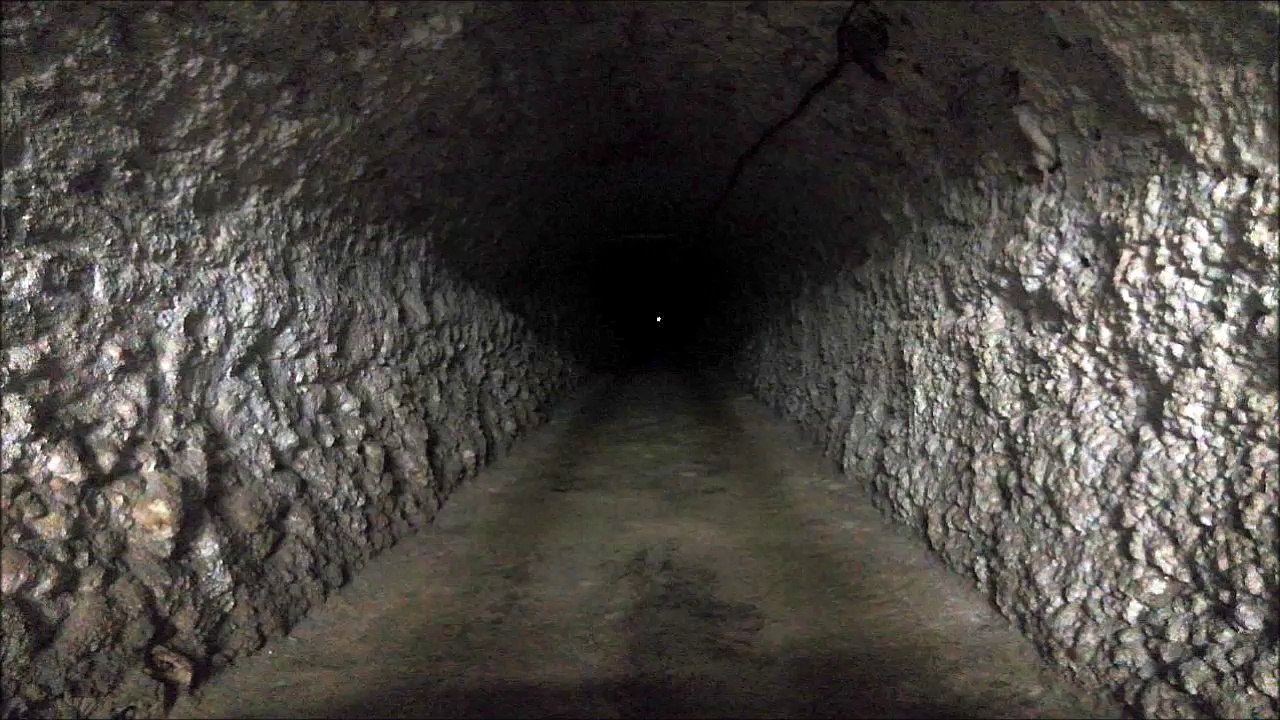 Echo-Sound-Effekt in meinem, großer Halle, Hintergrundgeräuschen, Menschen, Menschenmenge - 30 Minuten