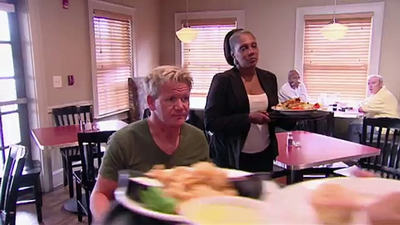 Gordon Ramsays Hideous Lunch | Kitchen Nightmares