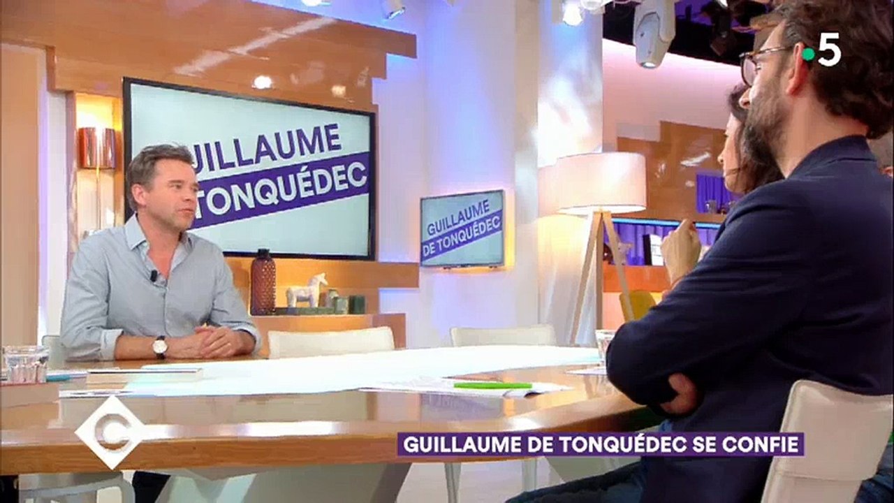 Guillaume de Tonquédec très ému sur le plateau de "C à vous"